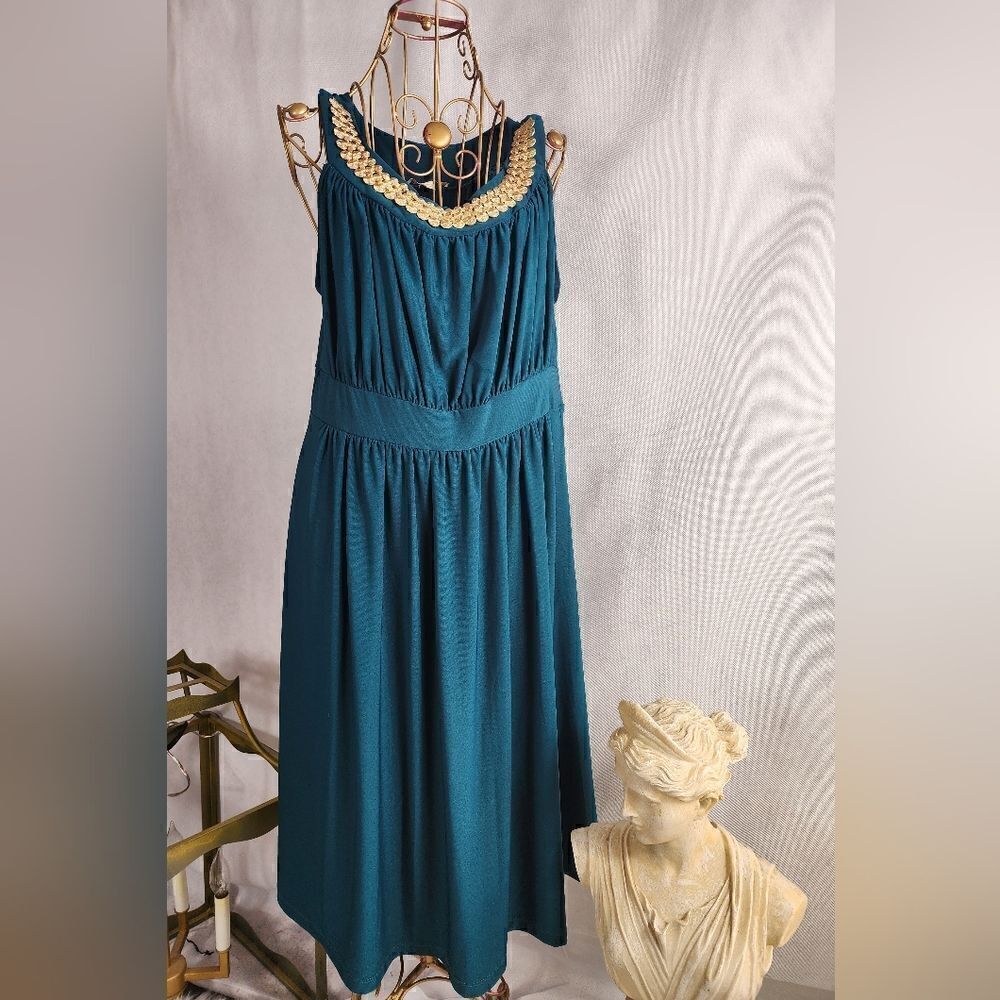 NWT Gold Tone Jewel Neckline Flowy Spandex Blend Sandiva XL